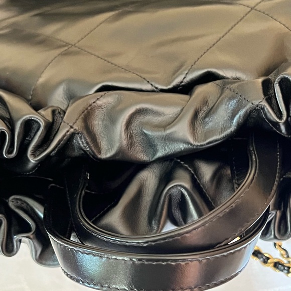 CHANEL 22B 22 Backpack Black Gold Hardware PRISTINE Full Set - Picture 12 of 15